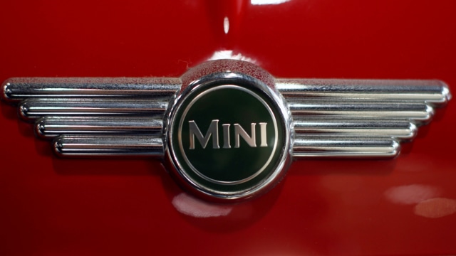 Illustrasi Mini Cooper. Foto: Reuters/Issei Kato
