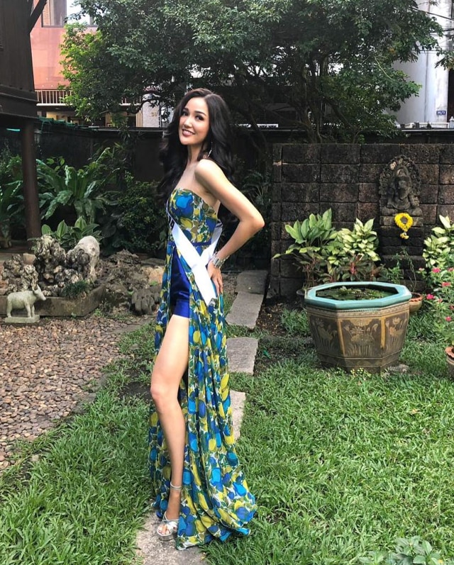 tube dress dengan material flowy dan dalaman berbahan satin. (Foto: dok. Instagram/@soniafergina)