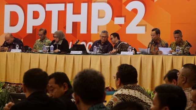 Rapat pleno Rekapitulasi Daftar Pemilih Tetap Hasil Perbaikan (DPTHP) ke dua di Hotel Menara Penisula. (Foto:  Fanny Kusumawardhani/kumparan)