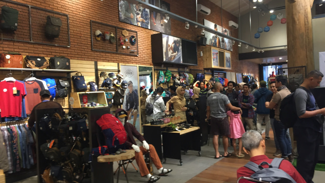 Eiger Flagship Store Jakarta. (Foto: Agaton Kenshanahan/kumparan)