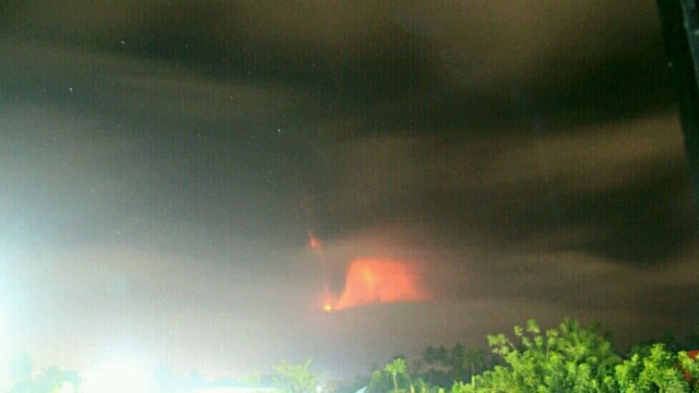 Erupsi gunung Soputan (Foto: Dok. BMKG)