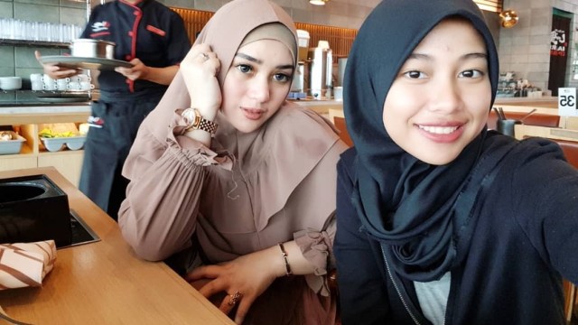 Istri Opick, Bebi Silvana (kiri). (Foto: Instagram/@bebi.silvana)