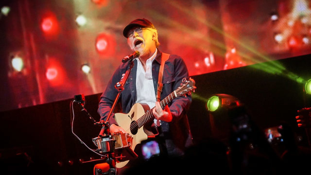 Konser Iwan Fals di LiveSpace SCBD, Jakarta, Minggu (16/12). (Foto: Jamal Ramadhan/kumparan)