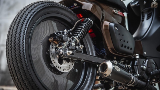 Velg motor modifikasi Honda Super Cub (Foto: dok. Carscoops)
