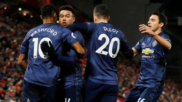 Selebrasi dari pemain Manchester United usai mencetak gol. (Foto: REUTERS/Phil Noble)