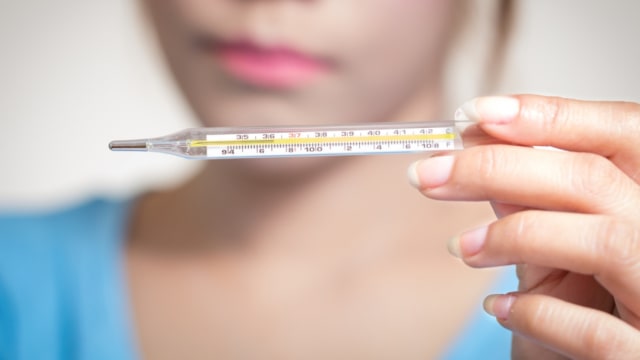 Ukur suhu basal tubuh untuk mengetahui tanda hamil (Foto: Shutterstock)