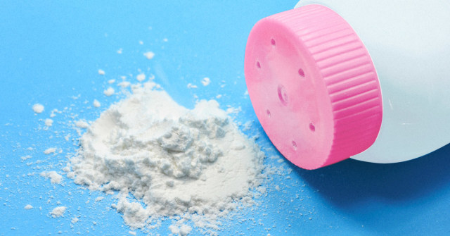 Ilustrasi bedak bayi (Foto: healthline.com)