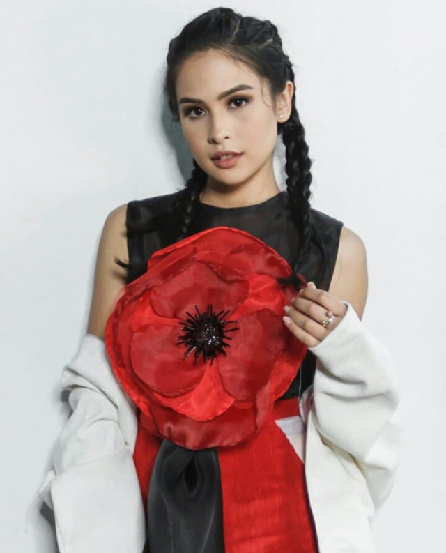 5 Artis Muda Tanah Air yang Menguasai Banyak Bahasa (5)