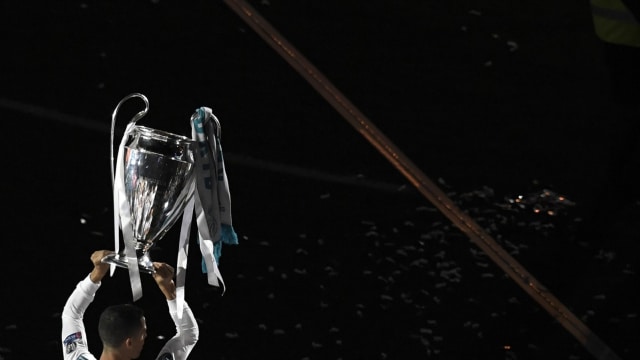 Trofi Liga Champions. Foto: Gabriel Bouys/AFP
