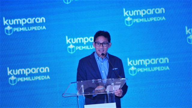 Calon Wakil Presiden Nomor urut 2, Sandiaga Uno (kanan), memberikan sambutannya saat peluncuran kumparan Pemilupedia, Hotel The Westin, Jakarta Selatan, Senin (17/12/2018) (Foto: Jamal Ramadhan/kumparan)