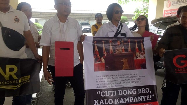 Garda Nasional untuk Rakyat (GNR) laporkan Gubernur DKI Jakarta Anies Baswedan ke Bawaslu. (Foto: Mirsan Simamora/kumparan)