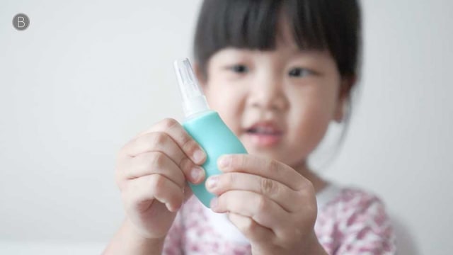Cara Mudah Mengeluarkan Lendir di Hidung Bayi 