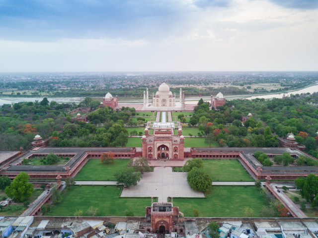 Komplek Taj Mahal dari Ketinggian (Foto: Shutter Stock)