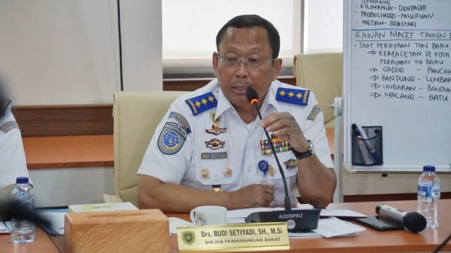 Dirjen perhubungan darat Budi Setiyadi Konferensi pers terkait kesiapan angkutan natal 2018 dan tahun baru 2019 di Kementrian Perhubungan, Jakarta, Selasa (18/12/2018). Foto: Irfan Adi Saputra/kumparan