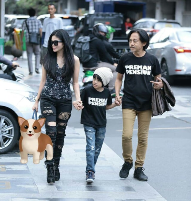 5 Pasang Artis yang Harmonis Meski Beda Usia hingga 20 Tahun Lebih (3)