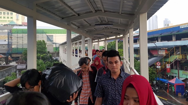 Suasana jalan layang di Tanah Abang, Jakarta Pusat. (Foto: Efira Tamara Thenu/kumparan)