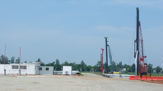 Suasana acara Groundbreaking Pembangkit Listrik Tenaga Gas (PLTGU) Jawa I di Cilamaya, Karawang. (Foto: Resya Firmansyah/kumparan)
