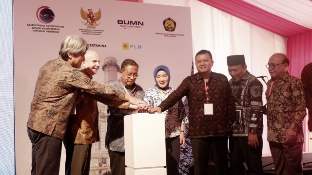 Suasana acara Groundbreaking Pembangkit Listrik Tenaga Gas (PLTGU) Jawa I di Cilamaya, Karawang. (Foto: Resya Firmansyah/kumparan)
