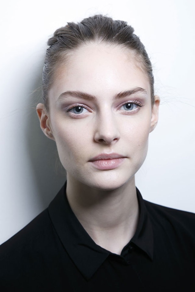 Teknik Cut Crease yang Membuat Mata Menjadi Pusat Perhatian! (2)