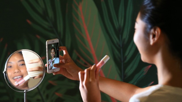 Ilustrasi kosmetik ilegal. (Foto: Aditia Noviansyah/kumparan)