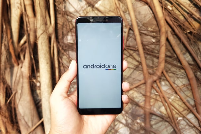 Tampilan pembuka Android One di Xiaomi Mi A2 (Foto: Muhammad Rezky Agustyananto/kumparan)