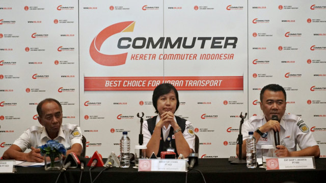 Konferensi pers operasional Kereta Rel Listrik (KRL) saat malam tahun baru. (Foto: Fanny Kusumawardhani/kumparan)