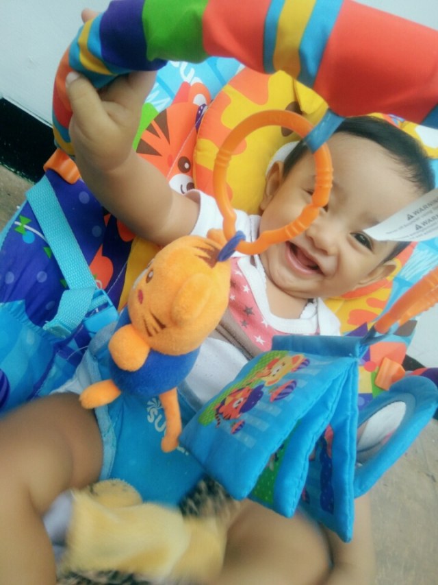 Review: Sugar Baby Bouncer by Mom Nia (1)