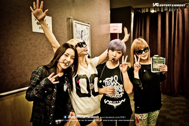 2NE1 (Foto: Facebook @2NE1)