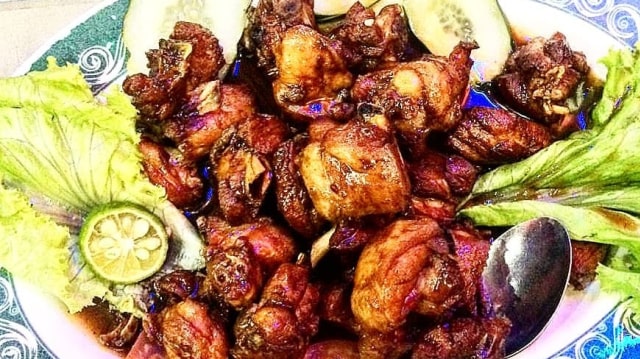 Ayam goreng mentega (Foto: Instagram: @foodanonymousid)