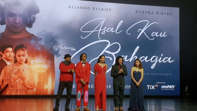 Suasana Gala Premier film 'Asal Kau Bahagia', di Zodiac Theater, Genting Dream Cruise, Kamis (20/12). (Foto: Achmad Rafiq/kumparan)