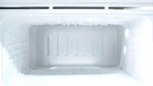 Tips Mencegah Bunga Es pada Kulkas/Freezer