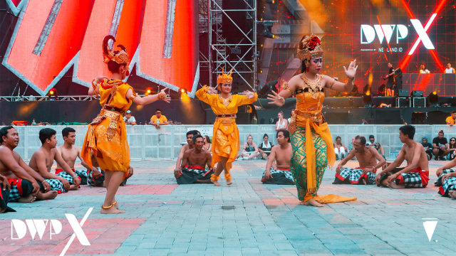 Tari Kecak membuka hari ketiga DWPX. (Foto: Dok. DWPX)