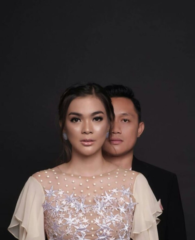 Tinggalkan Dunia Hiburan, Ini 5 Artis yang Menikah dengan Polisi (5)