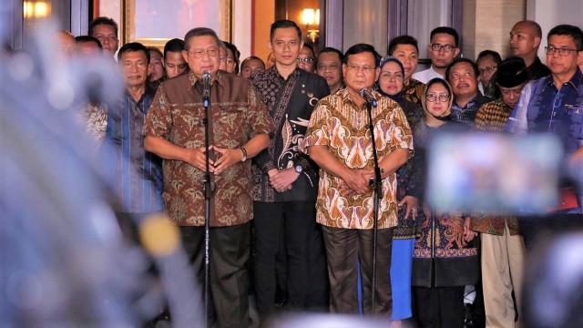 Pertemuan Prabowo dan Susilo Bambang Yudhoyono di kediaman SBY. (Foto: Partai Demokrat/Abror Rizki)