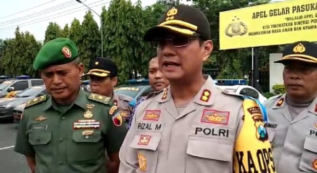 Jelang Nataru, Polres Pasuruan Jaga Gereja hingga Musnahkan Miras