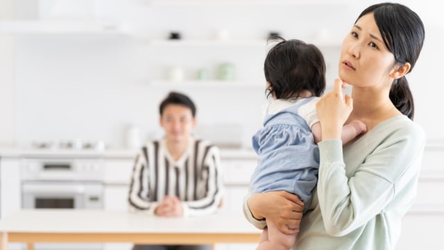 Ilustrasi ibu berpikir. Foto: Shutterstock