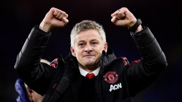 Selebrasi Ole Gunnar Solskjaer usai Manchester United menang atas Cardiff City. (Foto: Reuters/Rebecca Naden)