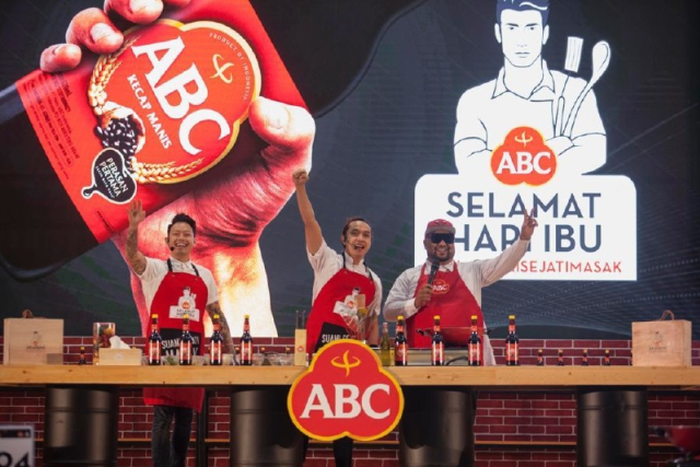 #SuamiSejatiMasak, kegiatan masak massal dari Kecap ABC yang diikuti 1.000 suami yang memasak untuk istrinya (Foto: Dok. #SuamiSejatiMasak ABC)