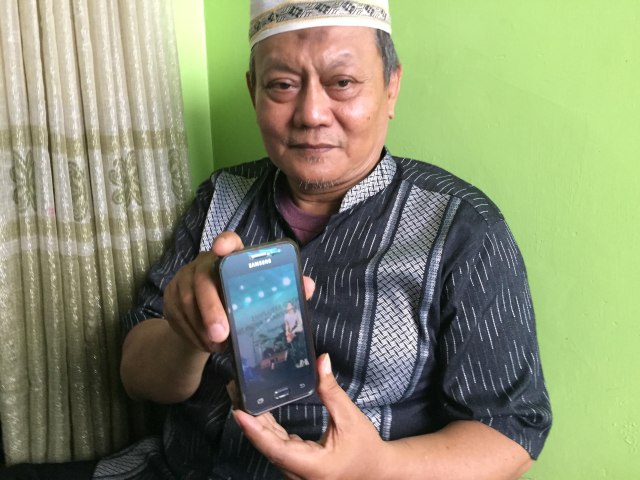 Fajar Wibowo, ayah bassist Seventeen, Muhammad Awal Purbani (Foto: Arfiansyah Panji Purnandaru/kumparan)