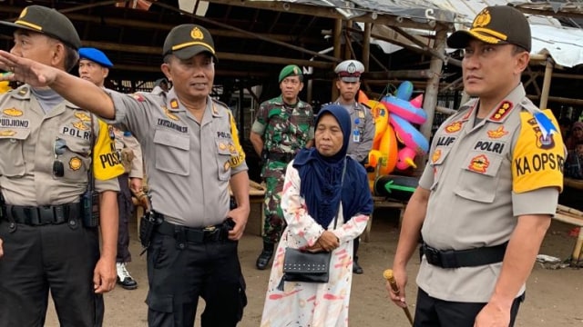 Kapolresta Tangerang pantau kondisi Pesisir Tanjung Kait. (Foto: Dok. Polres Tangerang)