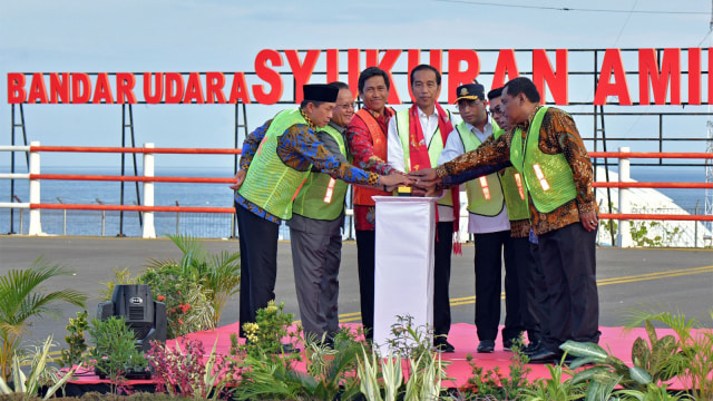 Presiden Joko Widodo resmikan Bandara Syukuran Aminuddin Amir di Luwuk, Banggai, Sulteng, Minggu (23/12/2018). (Foto: Agus Suparto - Presidential Palace)