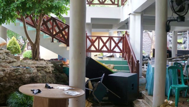 Kondisi Hotel Mutiara Carita usai diterjang tsunami di Selat Sunda. (Foto: Helmi Afandi Abdullah/kumparan)
