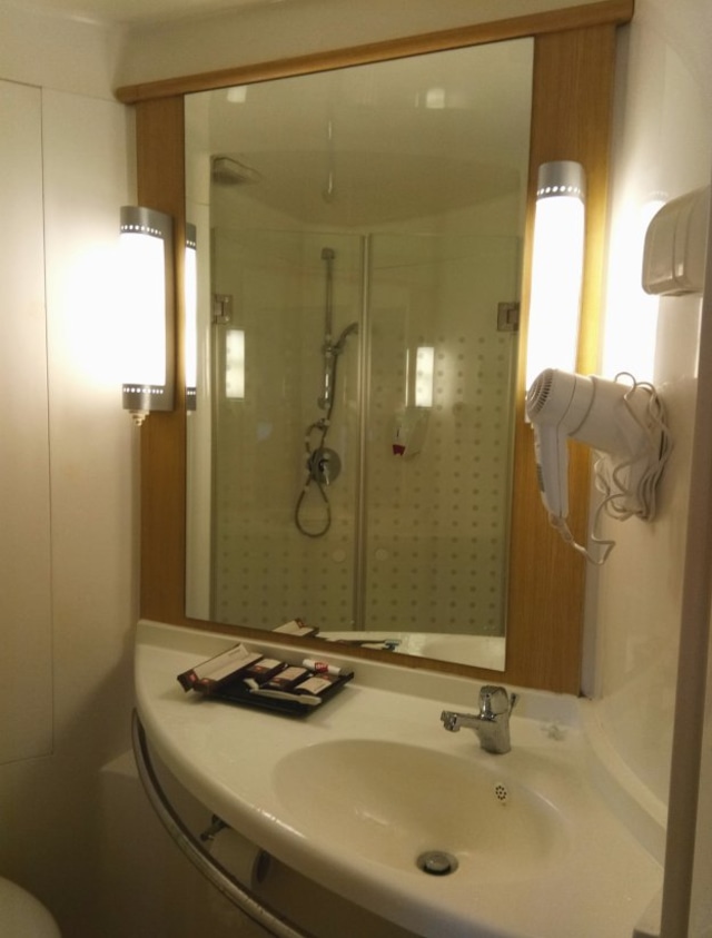 FASILITAS YANG ADA DI HOTEL IBIS CAWANG (3)