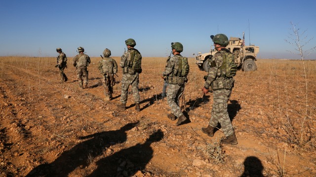 Tentara Amerika Serikat di Suriah. Foto: Courtesy Arnada Jones/U.S. Army/Handout via REUTERS 