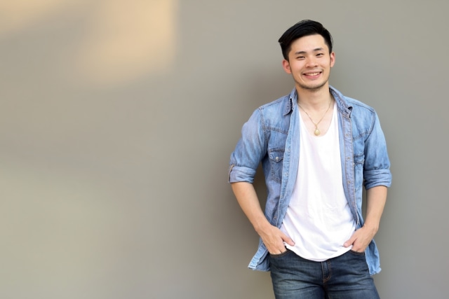 Ilustrasi memilih warna baju laki-laki berdasarkan skin tone kulit. Foto: Shutterstock