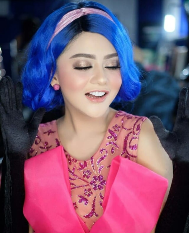 Terbiasa Pakai Wig, Intip 7 Potret Jenita Janet dengan Rambut Alami (1)