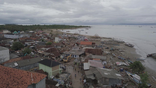 Pantauan udara dampak pasca tsunami di Kecamatan Sumur, Banten. (Foto: Resnu Andika/kumparan)