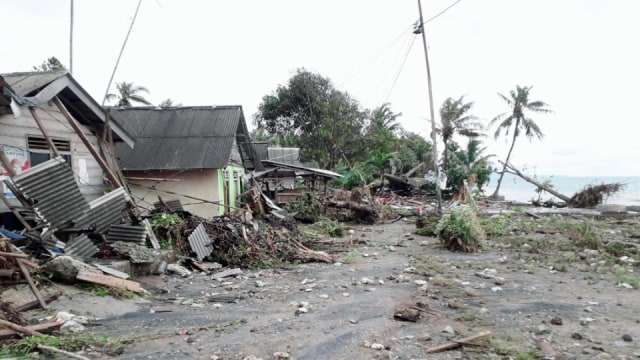 Situasi Desa Pulau Sebesi usai diterjang tsunami. (Foto: Dok. Syamsiar)