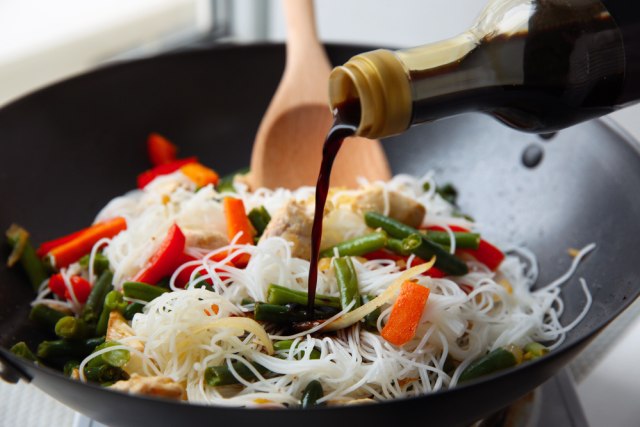 Ilustrasi bumbu masakan yang berpotensi mengandung khamar atau alkohol. Foto: Shutter Stock