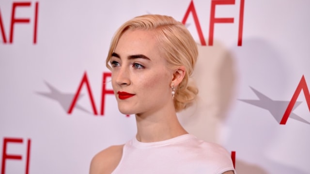 5 Warna Rambut Ini Siap Bikin Penampilanmu Jadi Lebih Muda